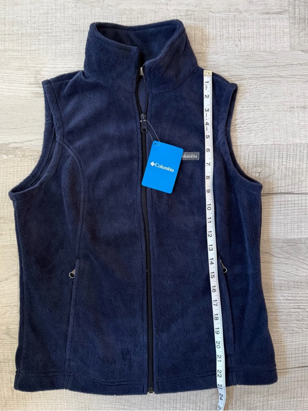 Columbia Women's Navy Fleece Vest NWT - Picture 8 of 8